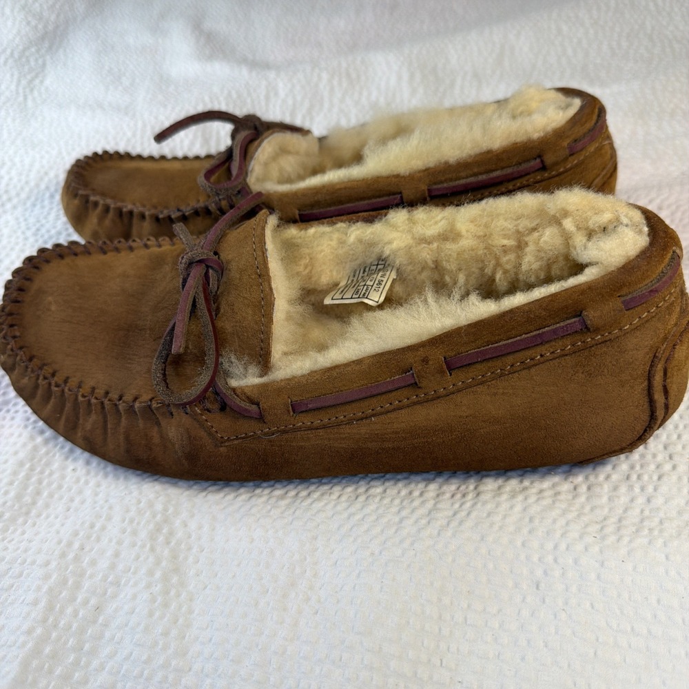 UGG Women's Dakota Moccasin Size 7 Chestnut Style Number 5612